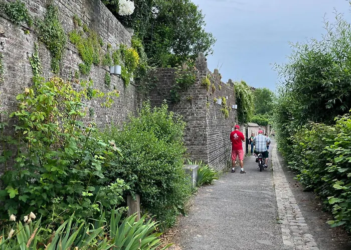 Le Petit Paradis